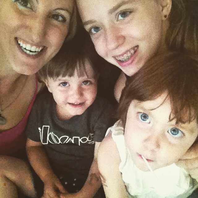 Notre visage extatique après avoir mangé les gâteries de Rose Madeleine.