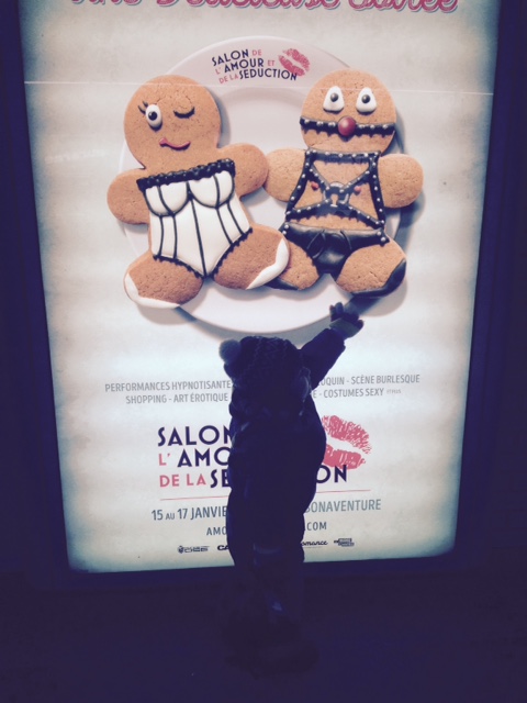 charles intéressé par les biscuits