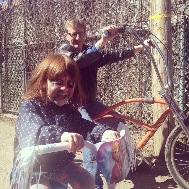 Je ne sais pas de quoi a peur mon papa, mais il n'a pas peur de ma monstresse.